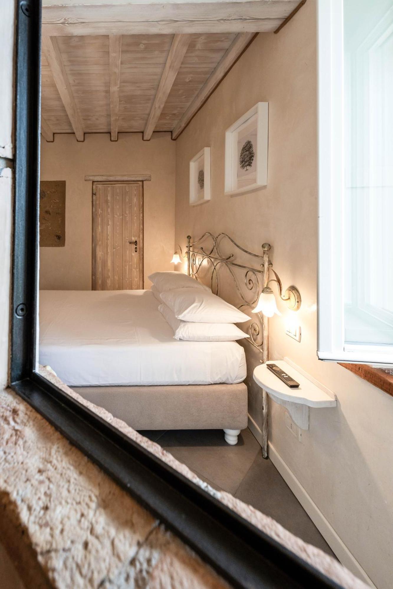 Casal Del Pigno Bed and Breakfast Peschiera del Garda Buitenkant foto